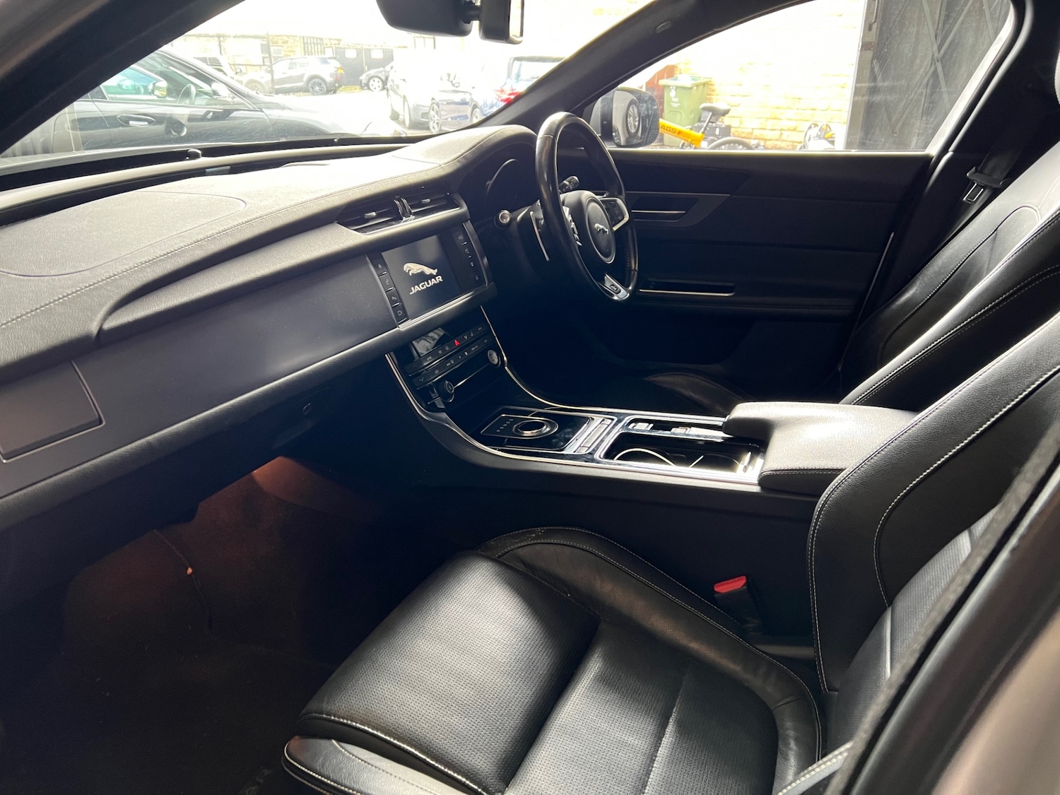 Used Jaguar XF 2018 for sale - 77873393: Photo 6