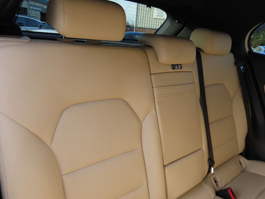 Used Mercedes-Benz GLA 2016 for sale - 77341481: Photo 8