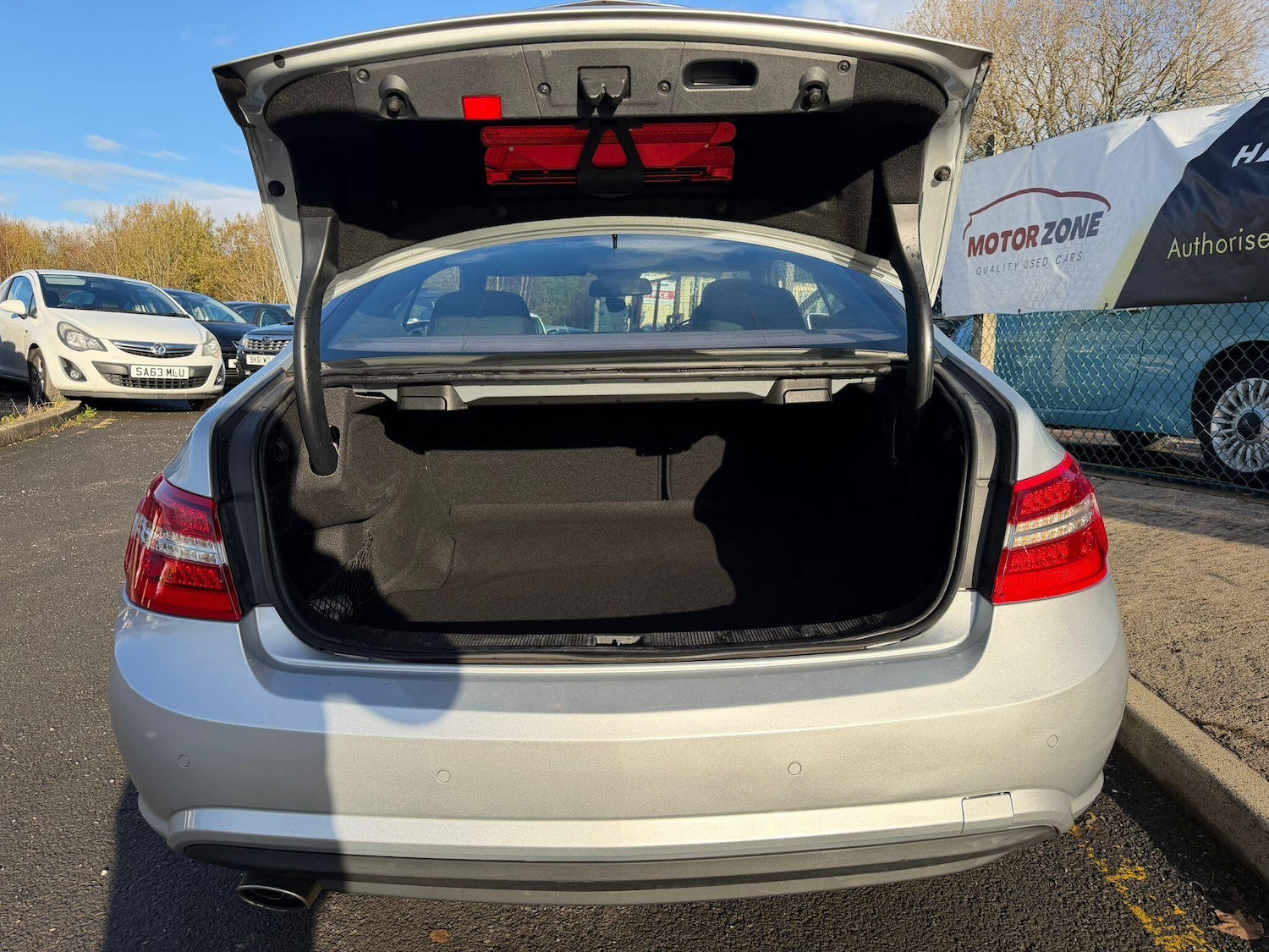 Used Mercedes-Benz E Class 2011 for sale - 76850421: Photo 22