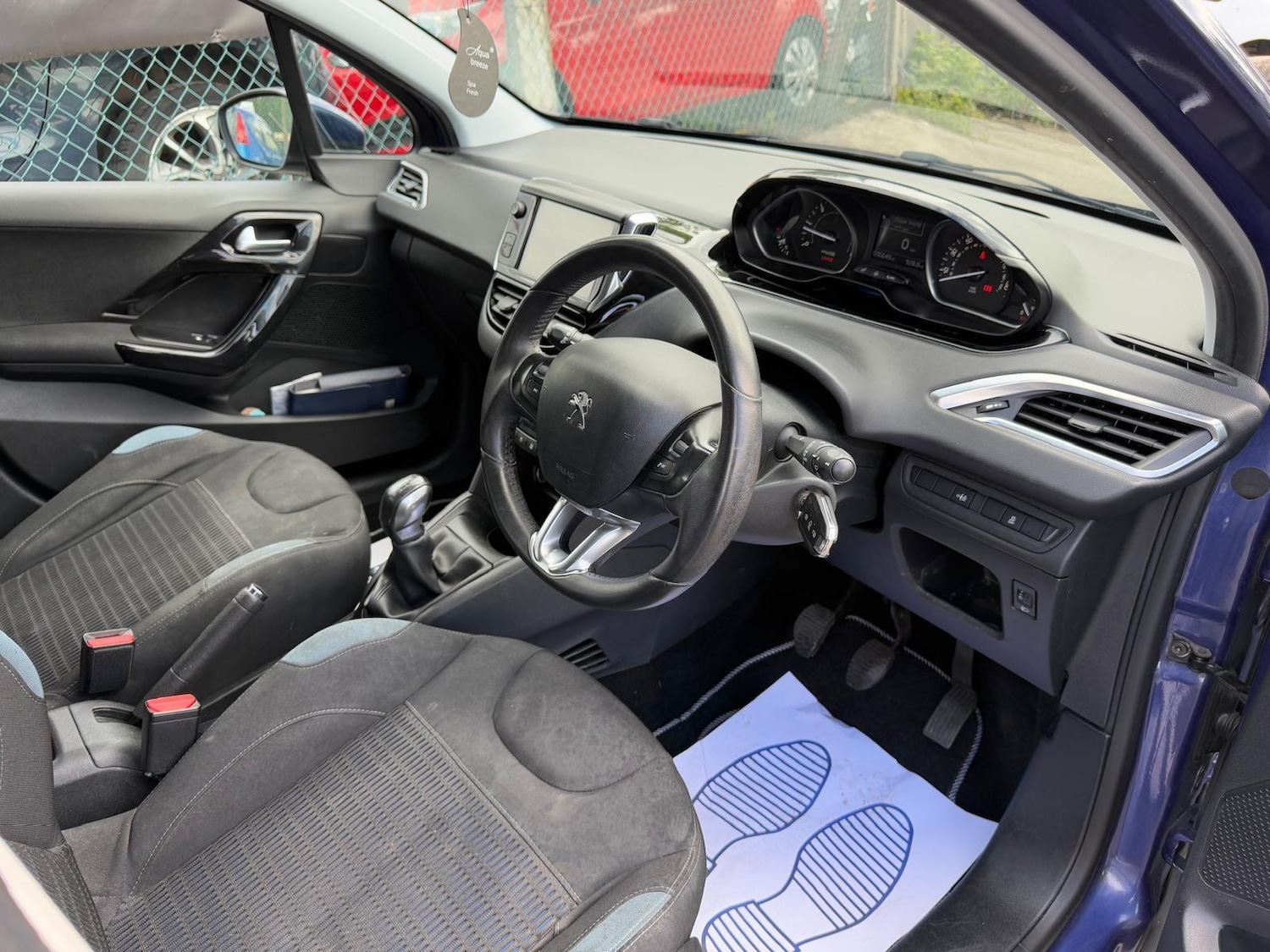 Used Peugeot 208 2014 for sale - 77130898: Photo 9