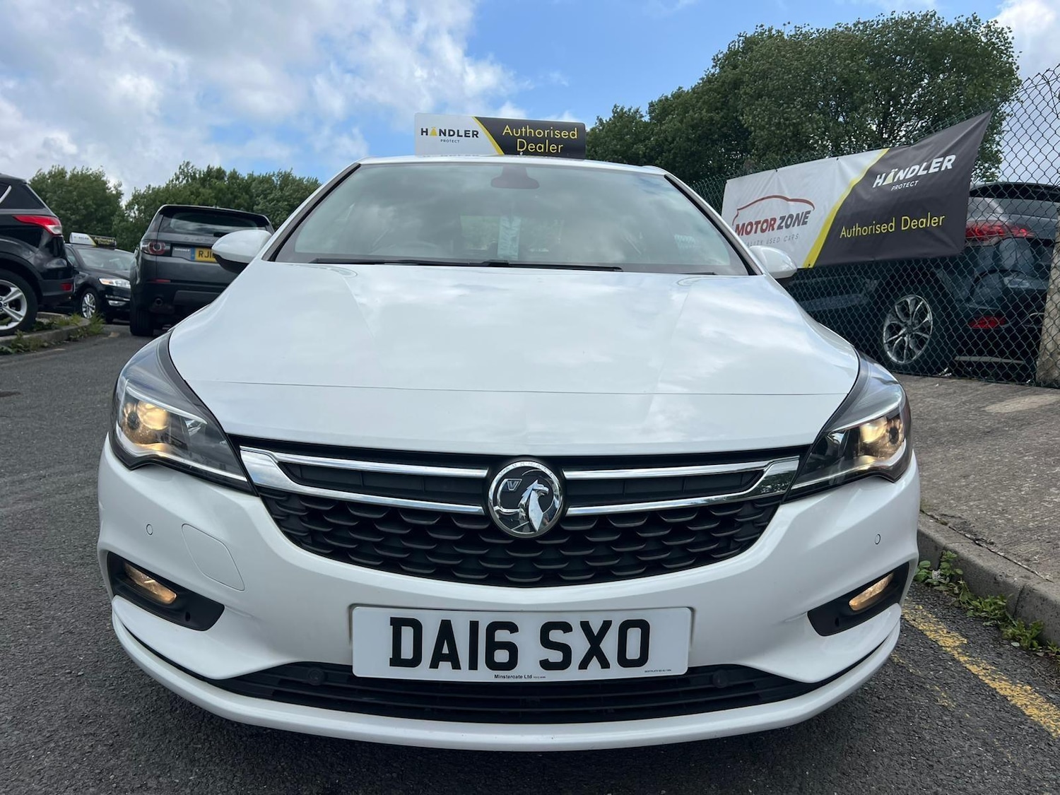 Used Vauxhall Astra for sale - 76824964: Photo 2