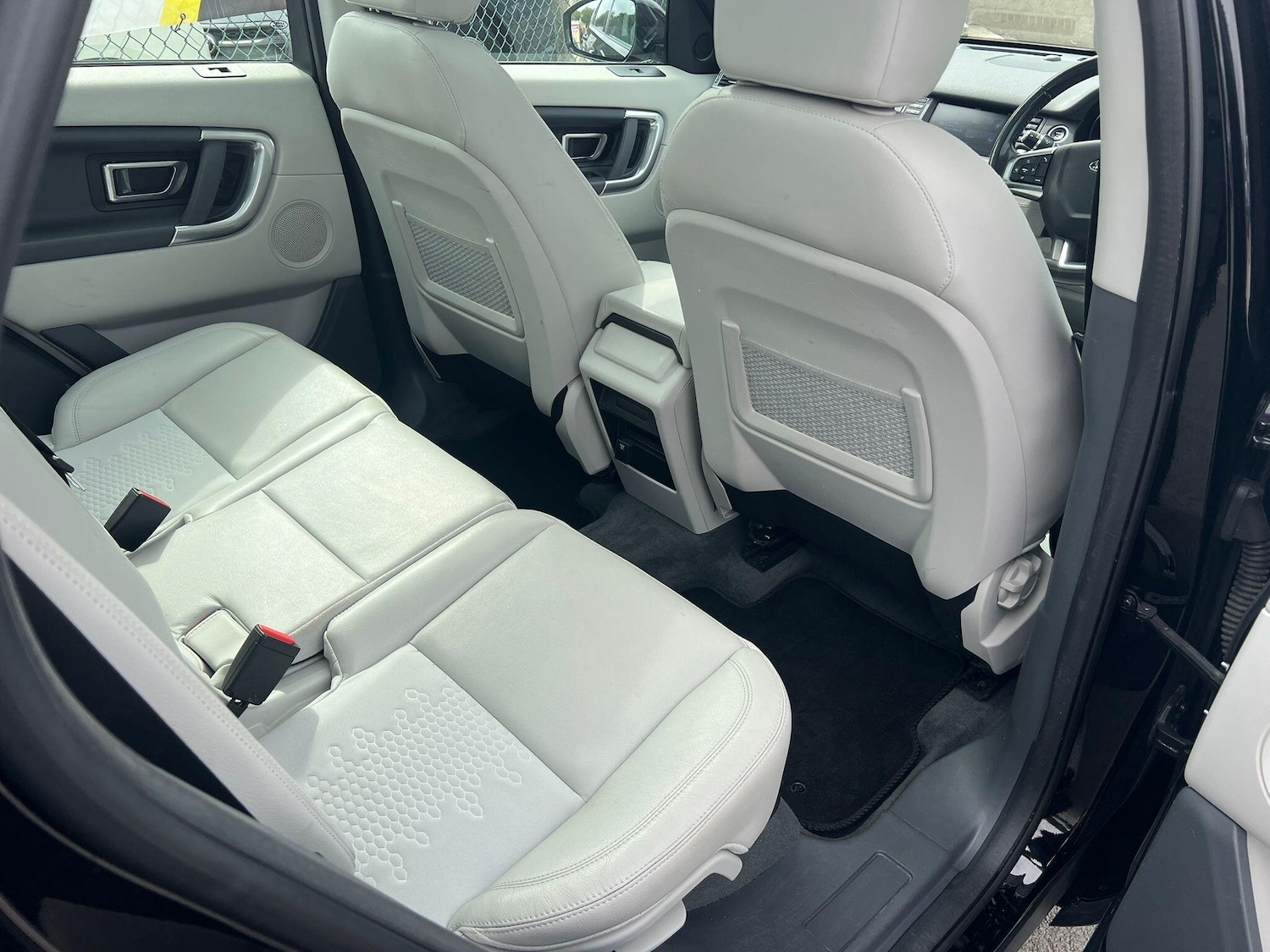 Used Land Rover Discovery Sport 2017 for sale - 76825228: Photo 17