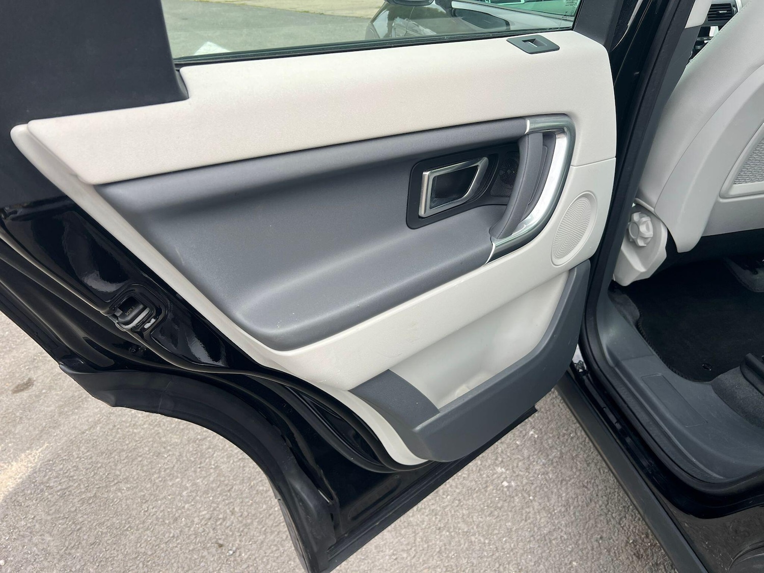 Used Land Rover Discovery Sport 2017 for sale - 76825228: Photo 20