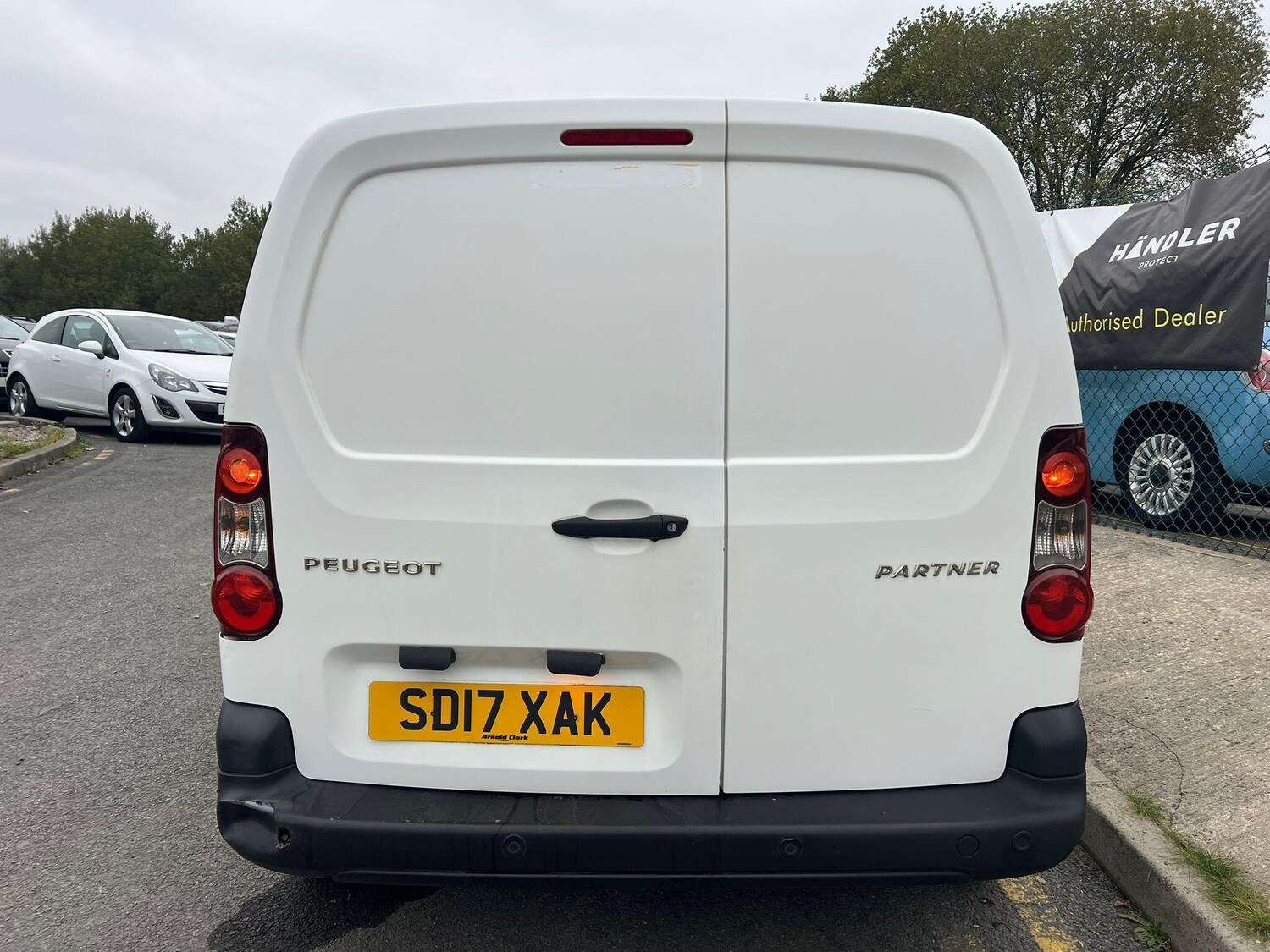 Used Peugeot Partner 2017 for sale - 76743227: Photo 7