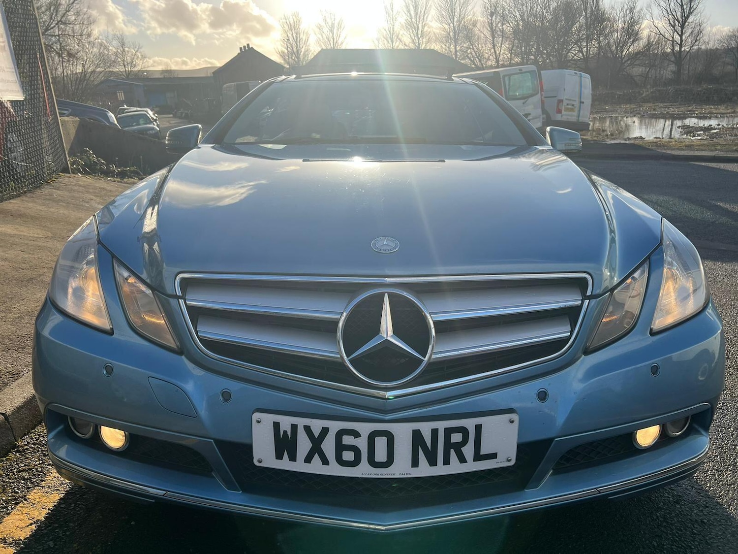 Used Mercedes-Benz E Class 2011 for sale - 76742560: Photo 2