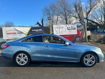 Used Mercedes-Benz E Class 2011 for sale - 76742560: Photo