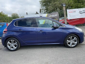 Used Peugeot 208 2014 for sale - 76823918: Photo
