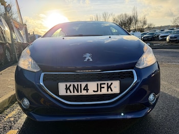 Used Peugeot 208 2014 for sale - 76936339: Photo