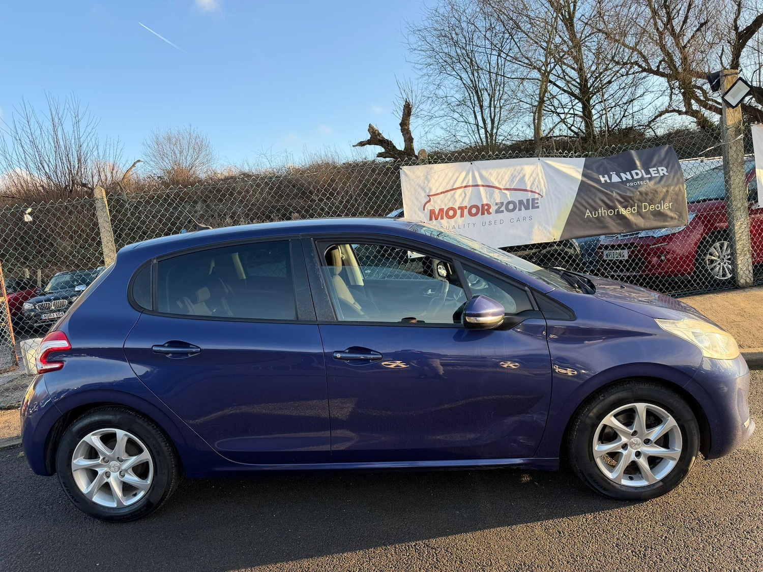 Used Peugeot 208 2014 for sale - 76936339: Photo 4
