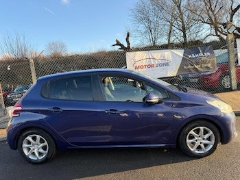 Used Peugeot 208 2014 for sale - 76936339: Photo