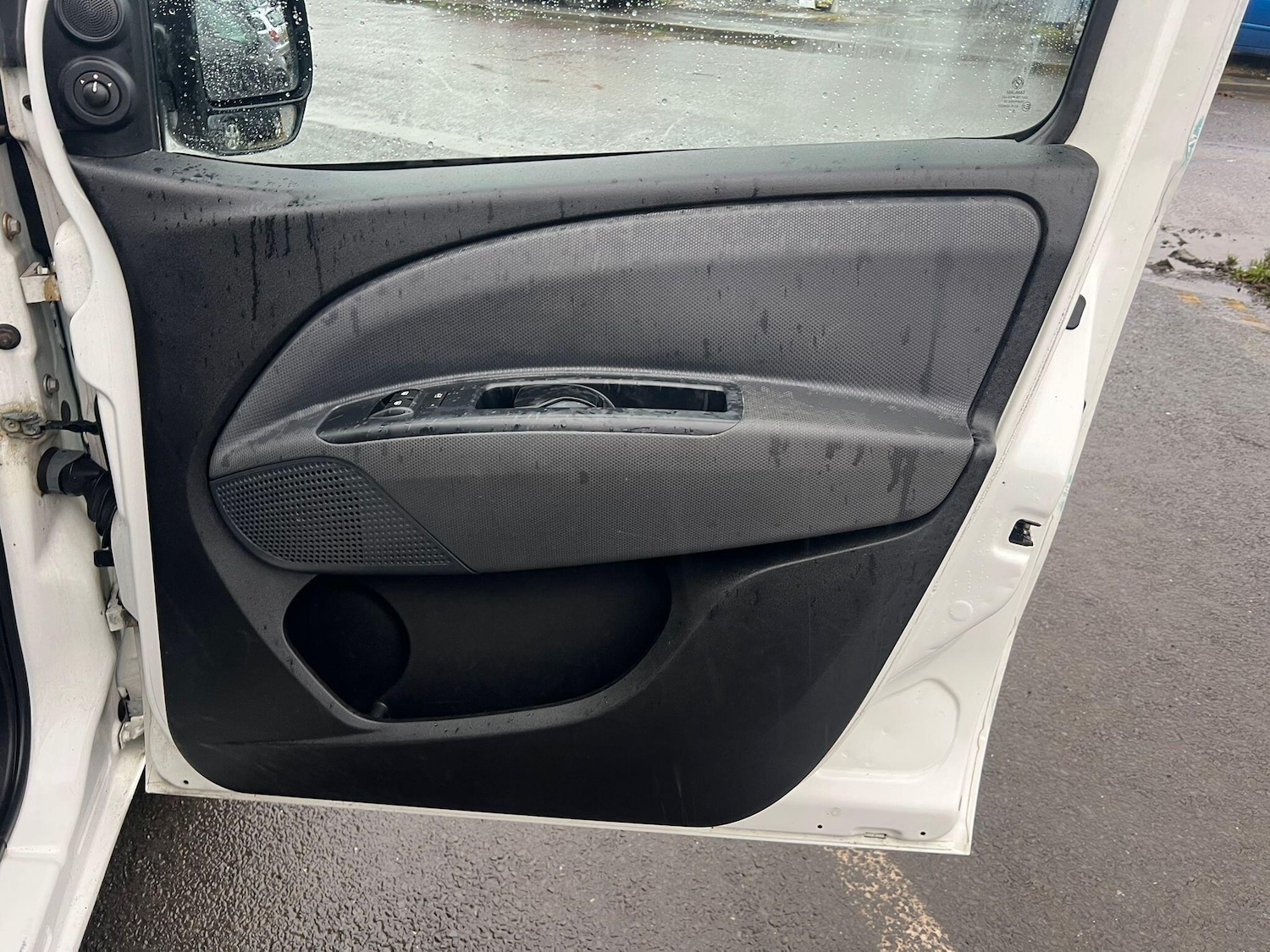 Used Fiat Doblo 2015 for sale - 76997910: Photo 22