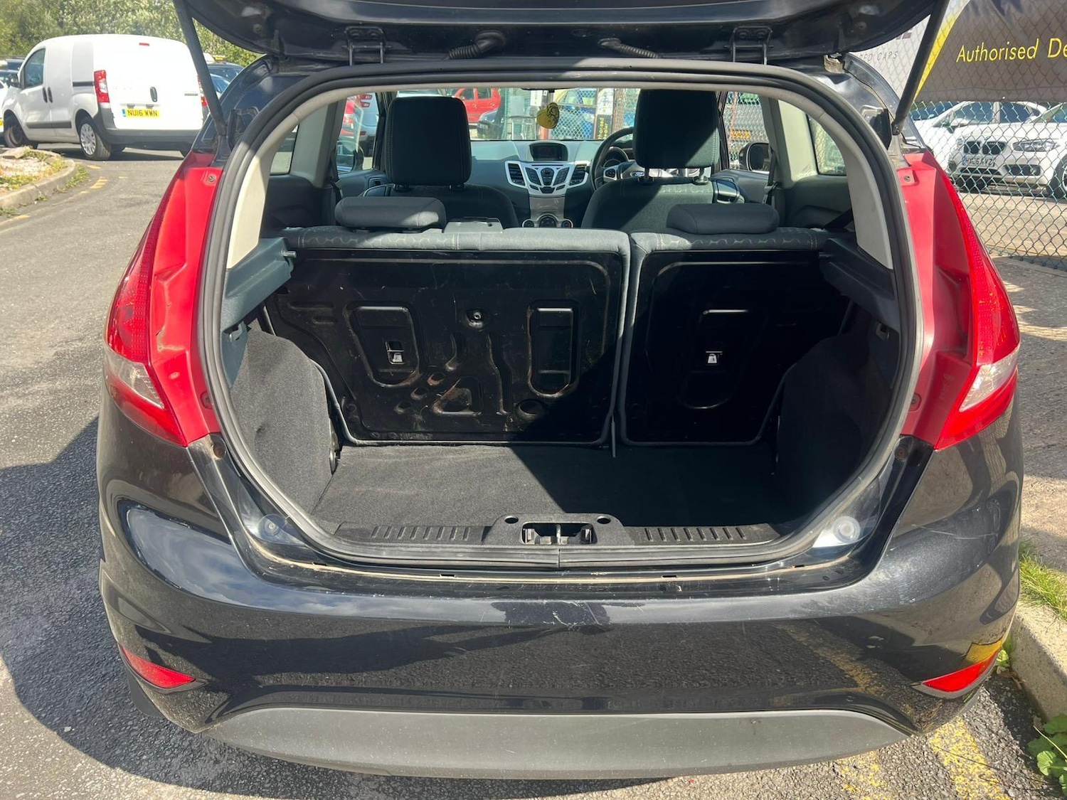 Used Ford Fiesta 2010 for sale - 76823552: Photo 22