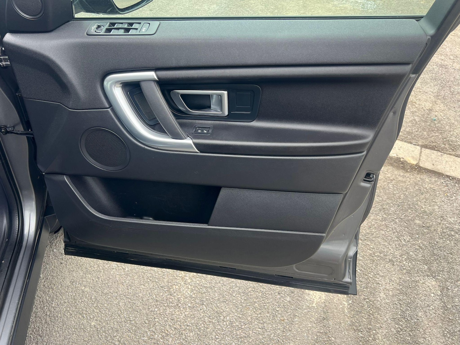 Used Land Rover Discovery Sport 2016 for sale - 76825076: Photo 22