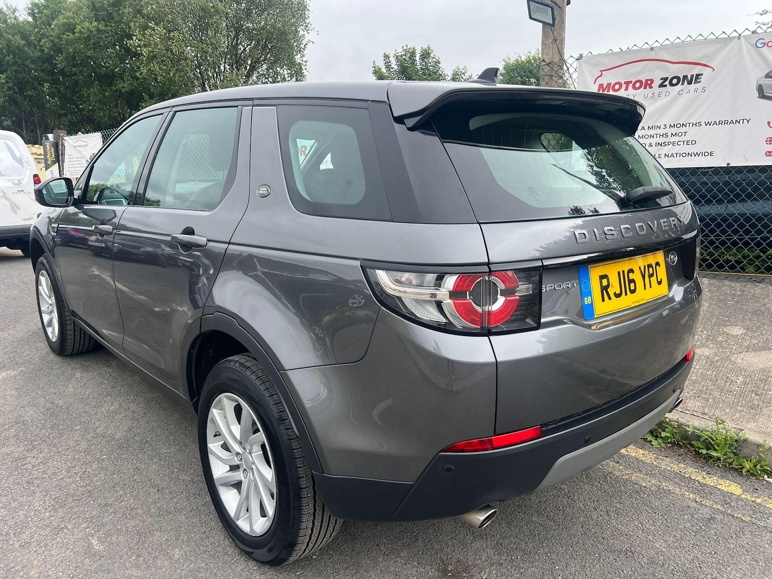 Used Land Rover Discovery Sport 2016 for sale - 76825076: Photo 4