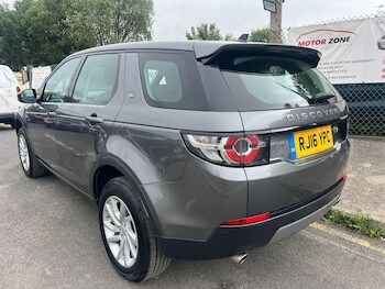 Used Land Rover Discovery Sport 2016 for sale - 76825076: Photo