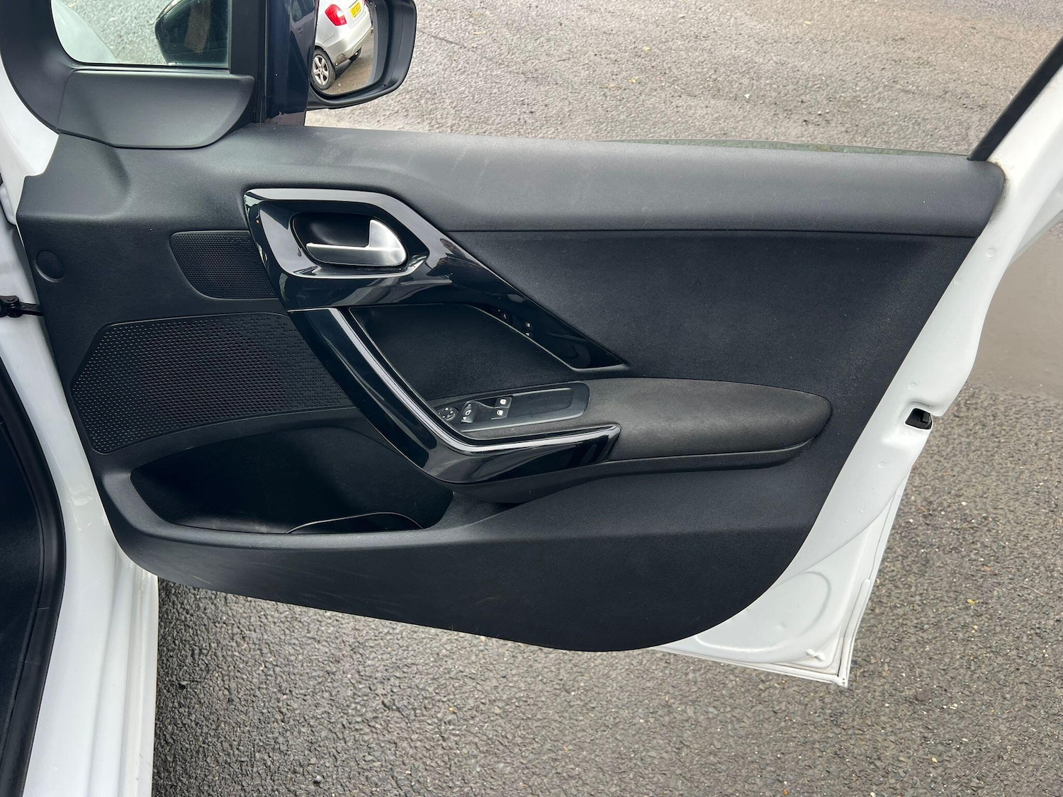 Used Peugeot 208 2016 for sale - 76743206: Photo 15