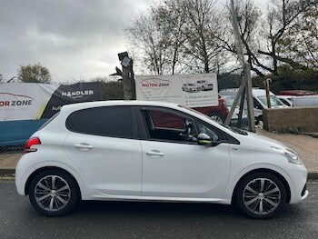 Used Peugeot 208 2016 for sale - 76743206: Photo