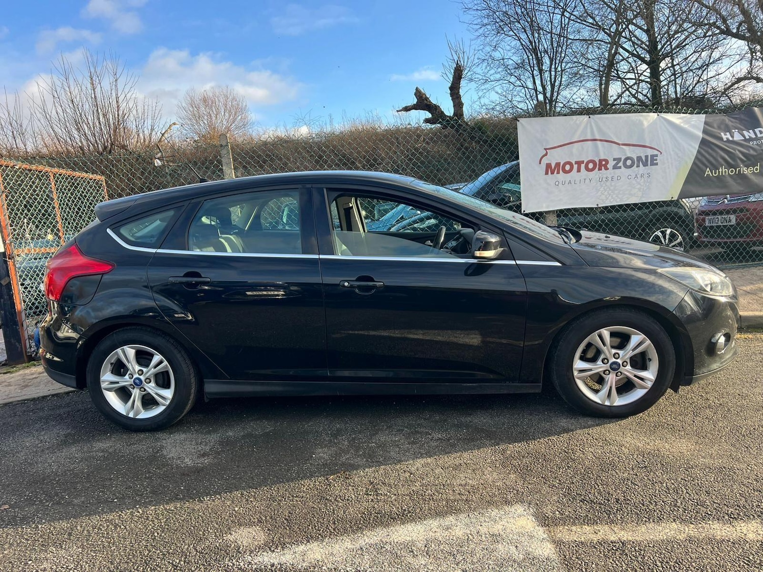 Used Ford Focus 2011 for sale - 77040748: Photo 4