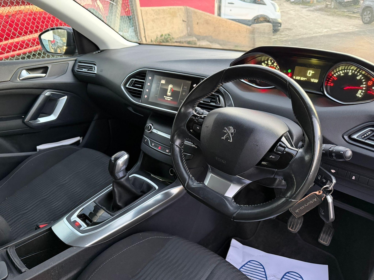 Used Peugeot 308 2014 for sale - 76743340: Photo 12