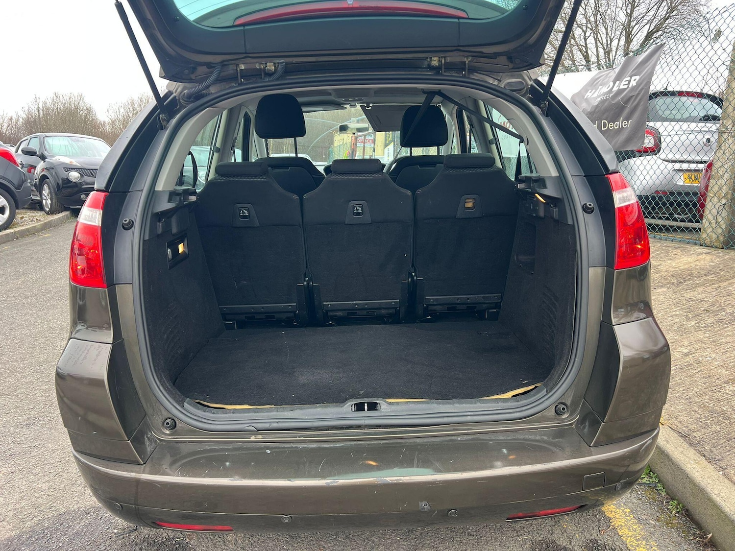 Used Citroen C4 Picasso 2010 for sale - 77705423: Photo 23