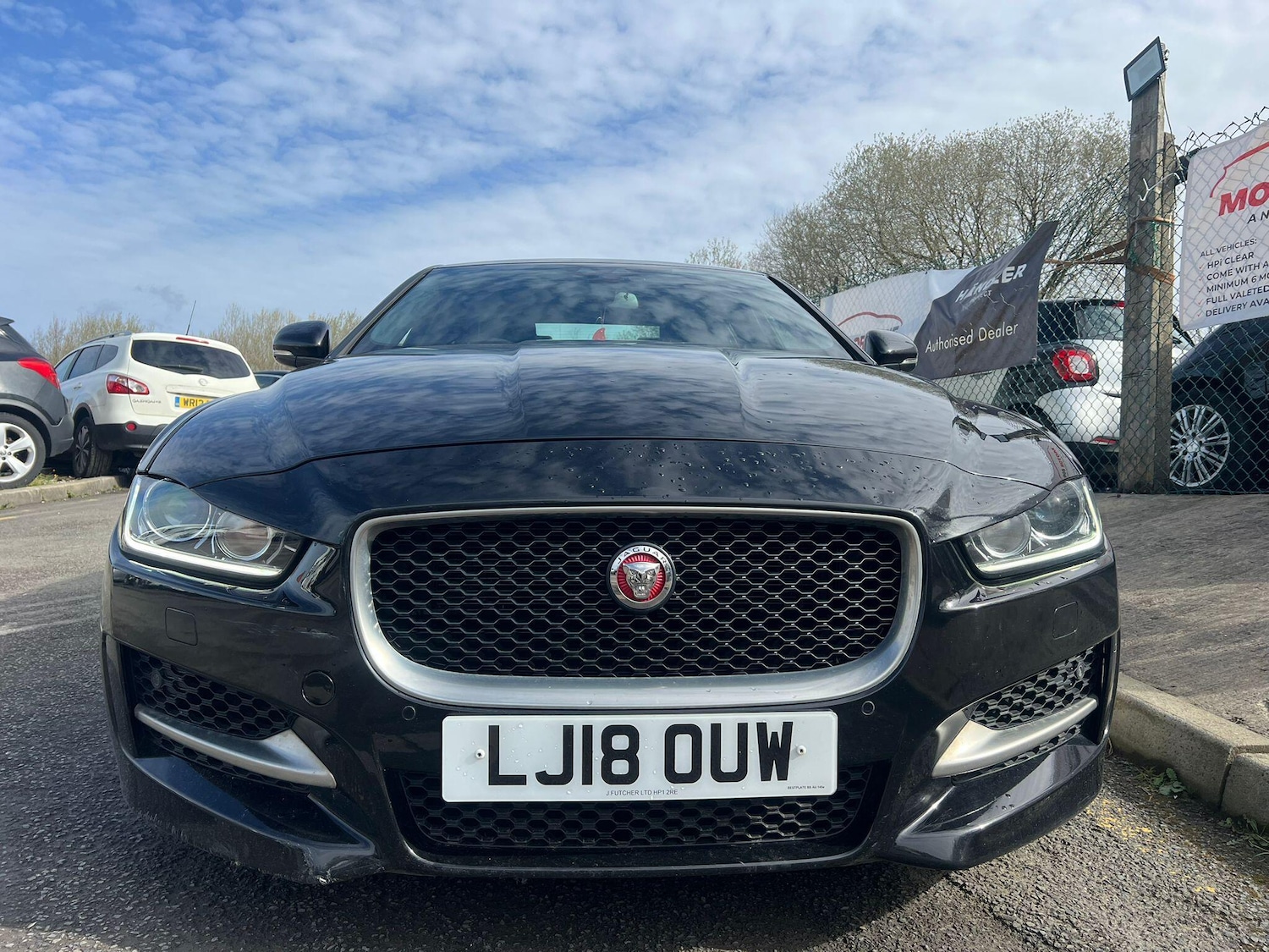 Used Jaguar XE 2018 for sale - 78035177: Photo 2