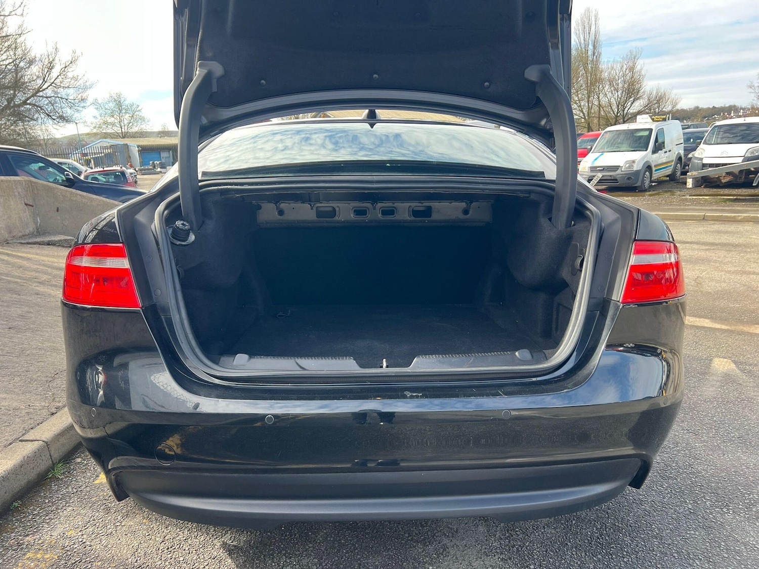 Used Jaguar XE 2018 for sale - 78035177: Photo 24