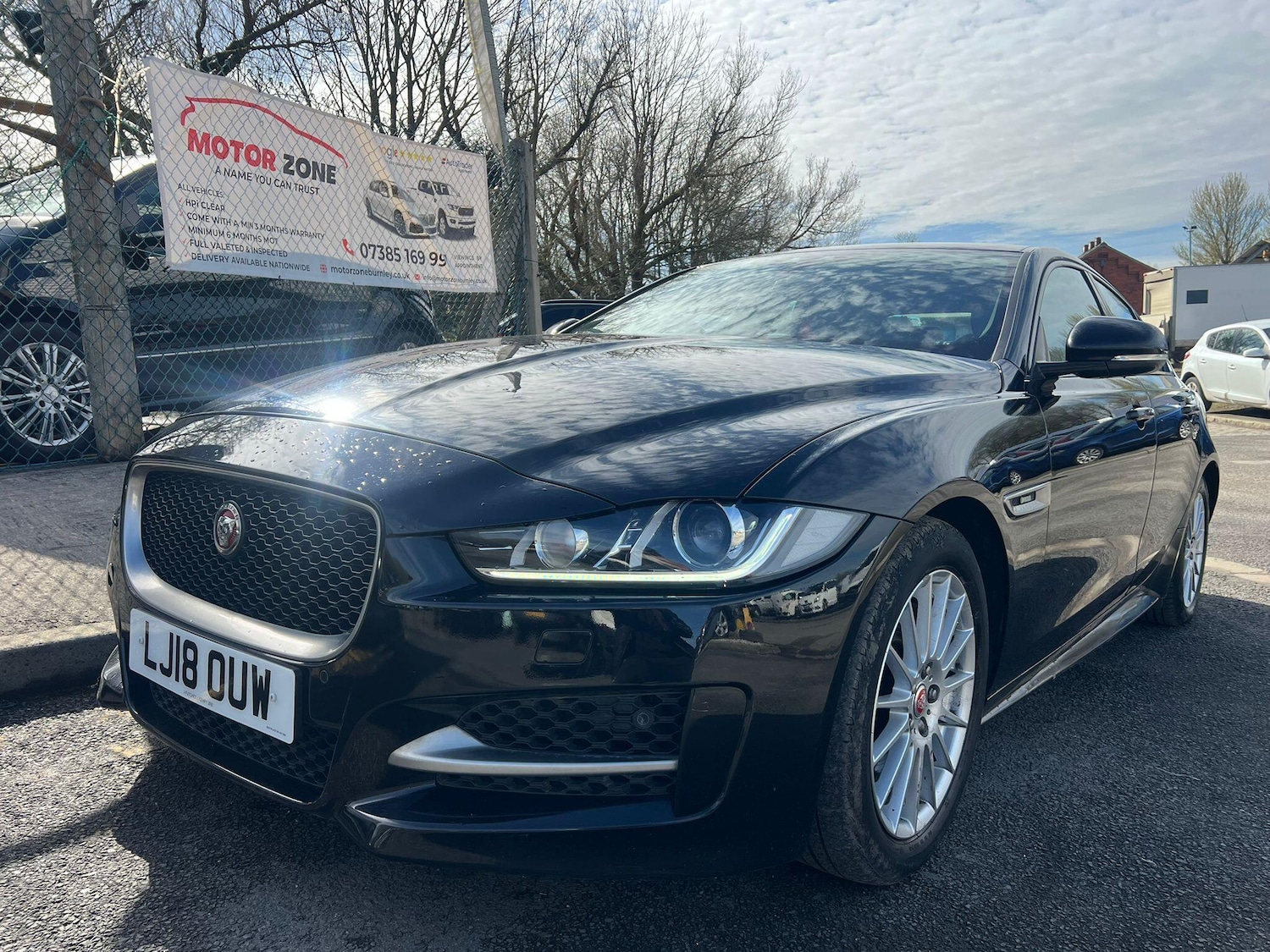 Used Jaguar XE 2018 for sale - 78035177: Photo 3