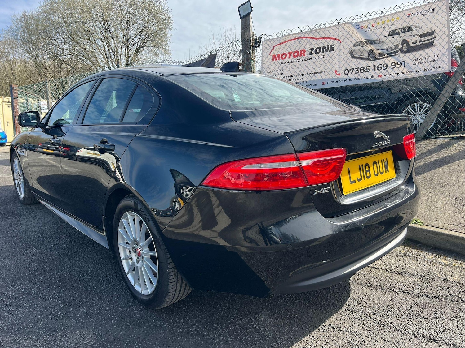 Used Jaguar XE 2018 for sale - 78035177: Photo 4