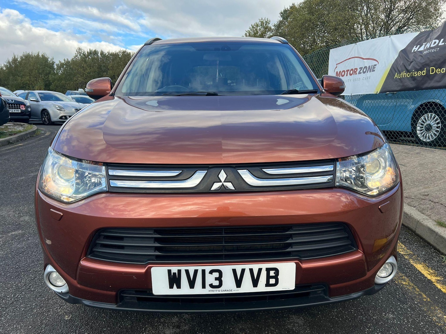 Used Mitsubishi Outlander for sale - 76823987: Photo 2