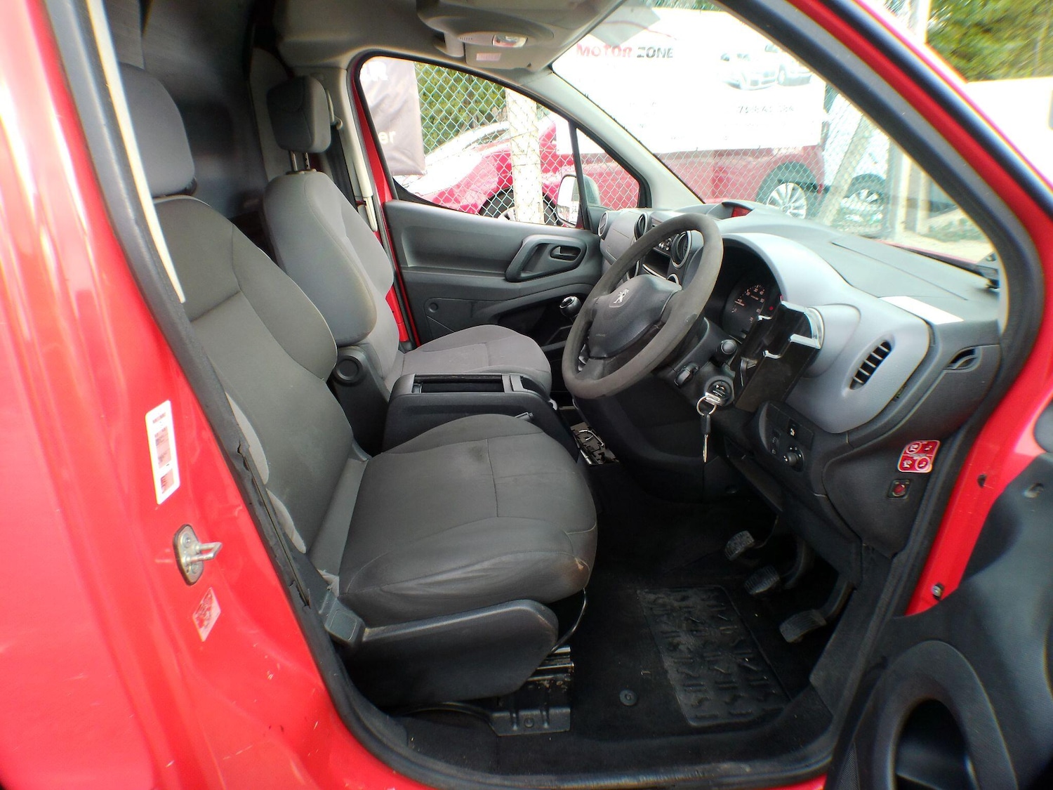 Used Peugeot Partner 2012 for sale - 76825216: Photo 13