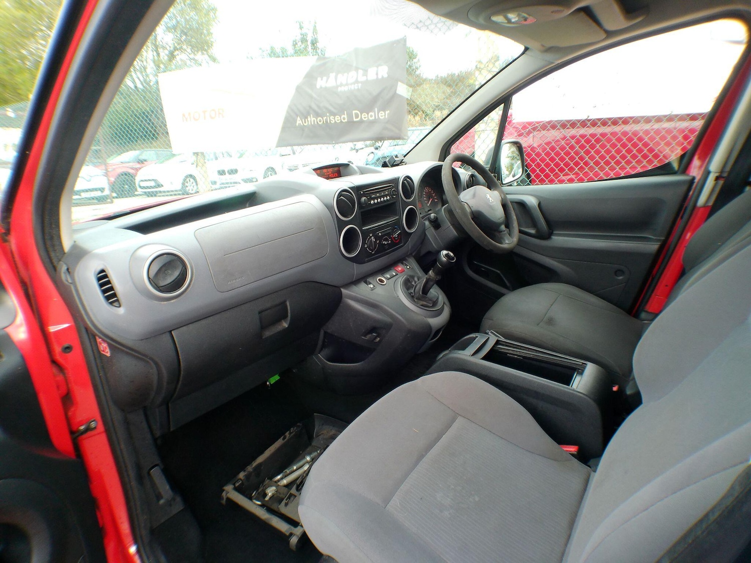 Used Peugeot Partner 2012 for sale - 76825216: Photo 25