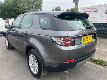 Used Land Rover Discovery Sport 2016 for sale - 76743351: Photo