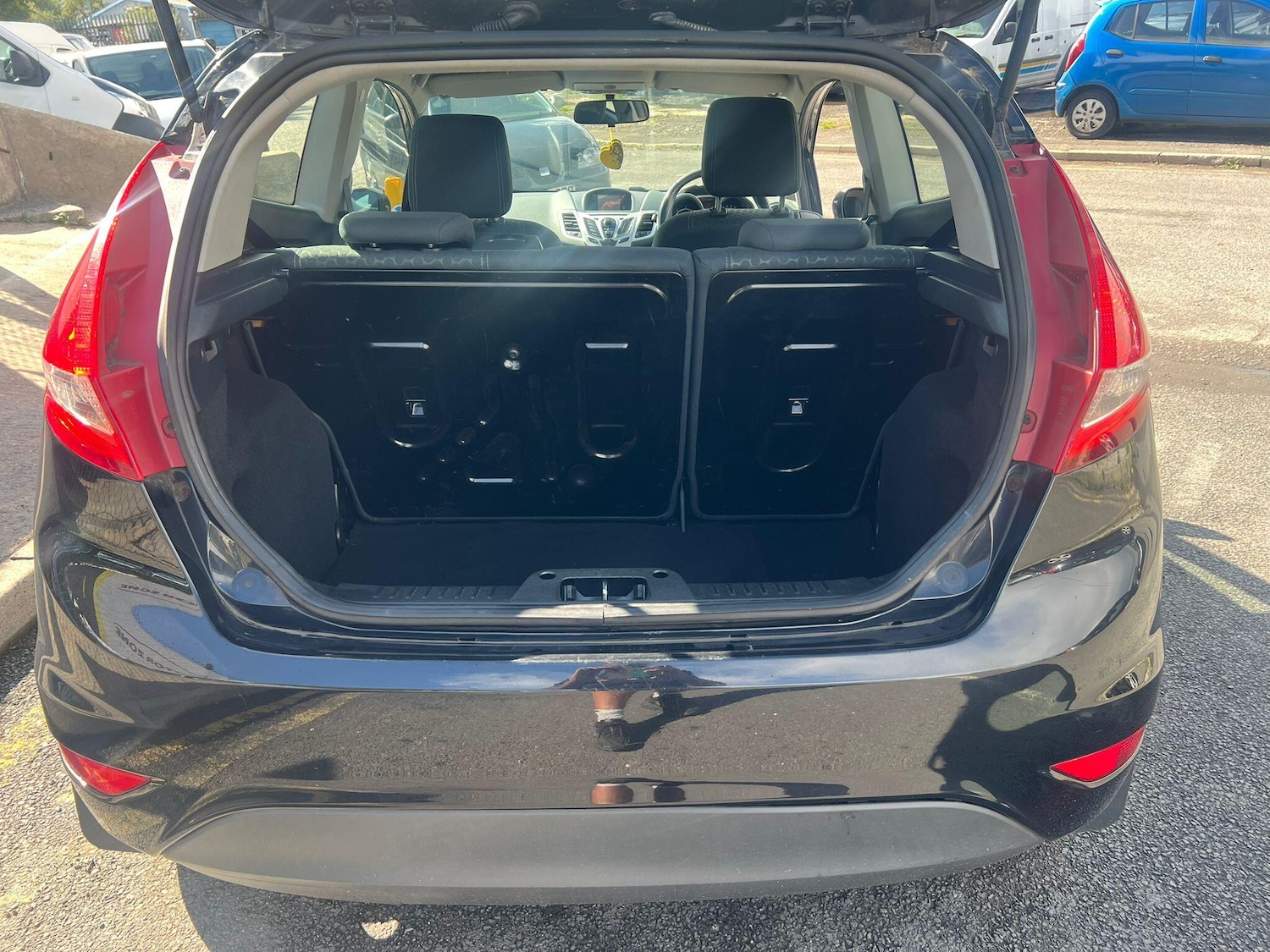 Used Ford Fiesta 2010 for sale - 76742424: Photo 21