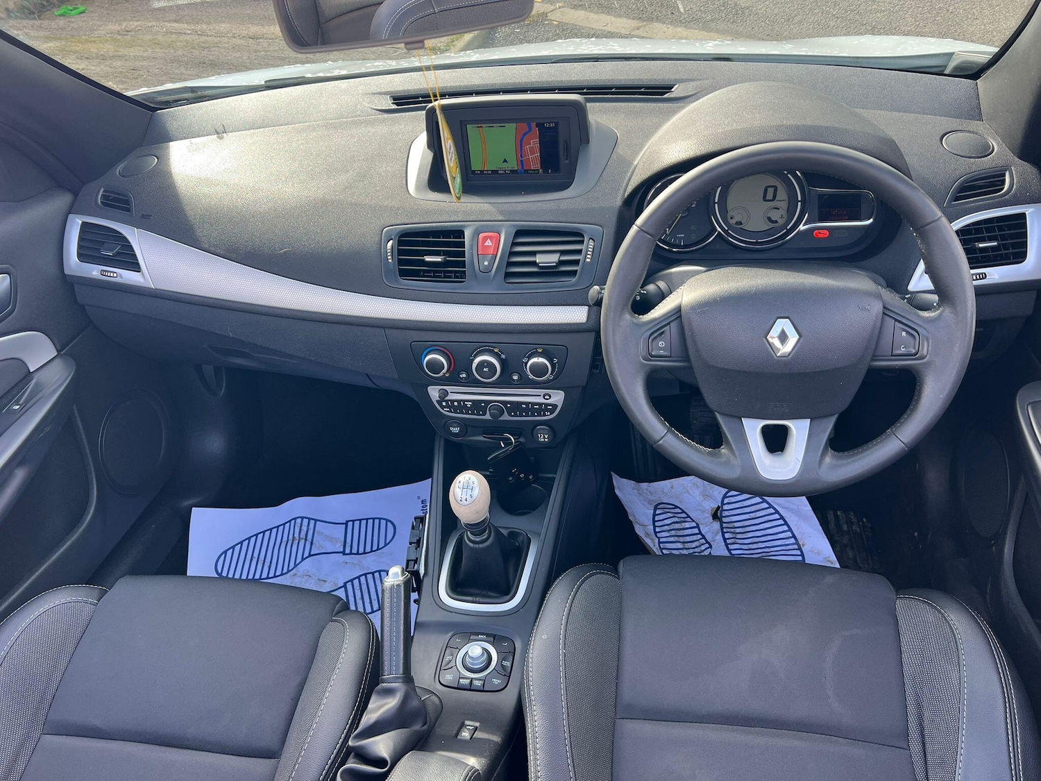 Used Renault Megane 2010 for sale - 77658356: Photo 14