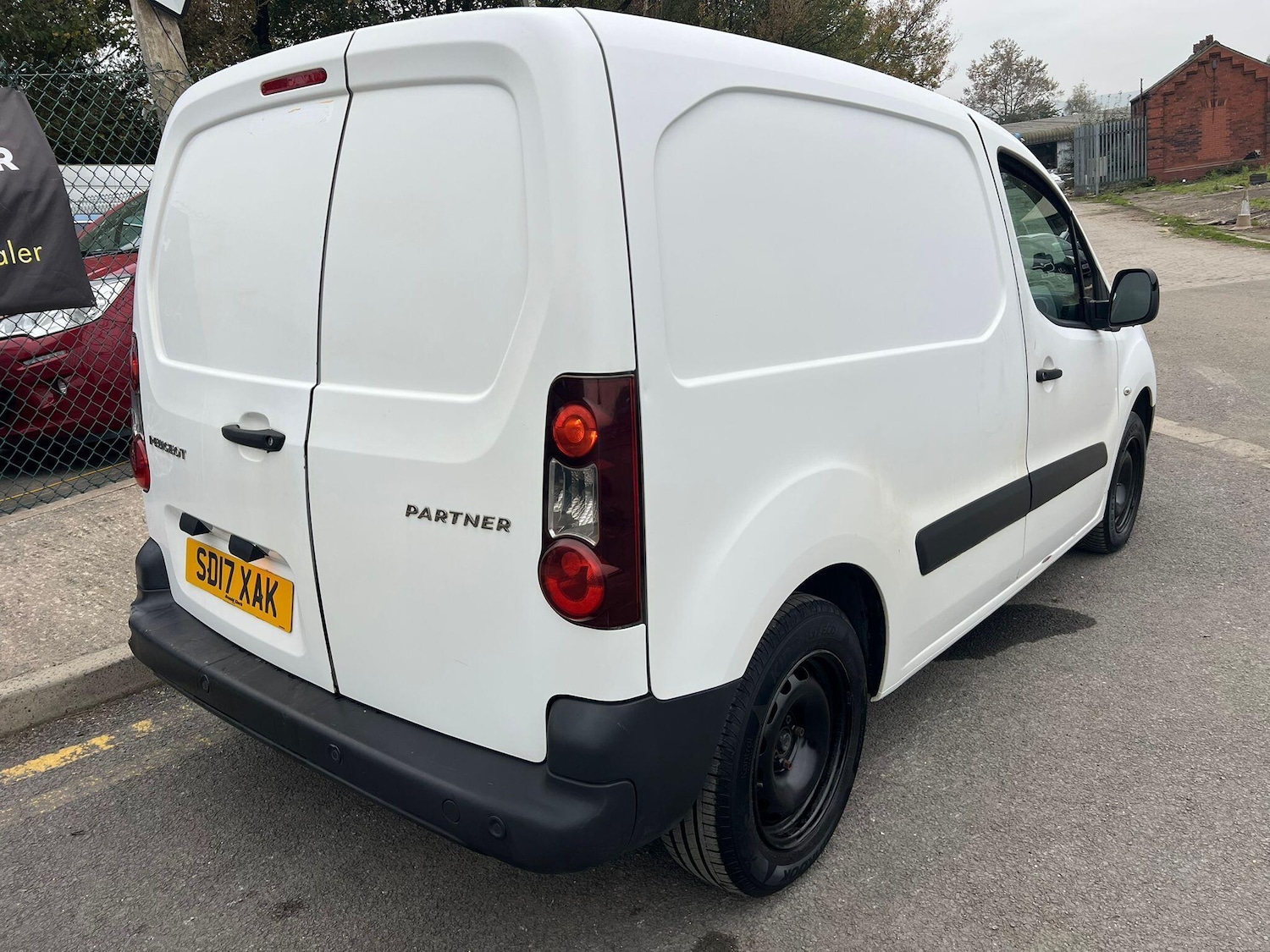 Used Peugeot Partner 2017 for sale - 76825225: Photo 8