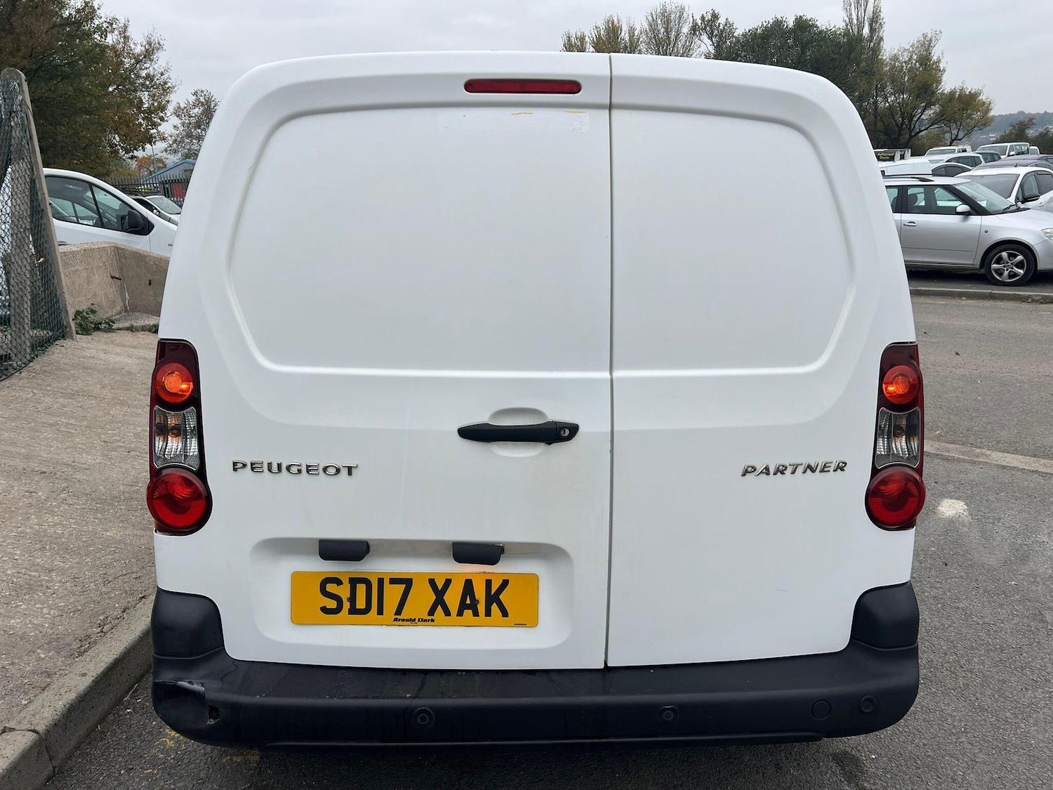 Used Peugeot Partner 2017 for sale - 76825225: Photo 9