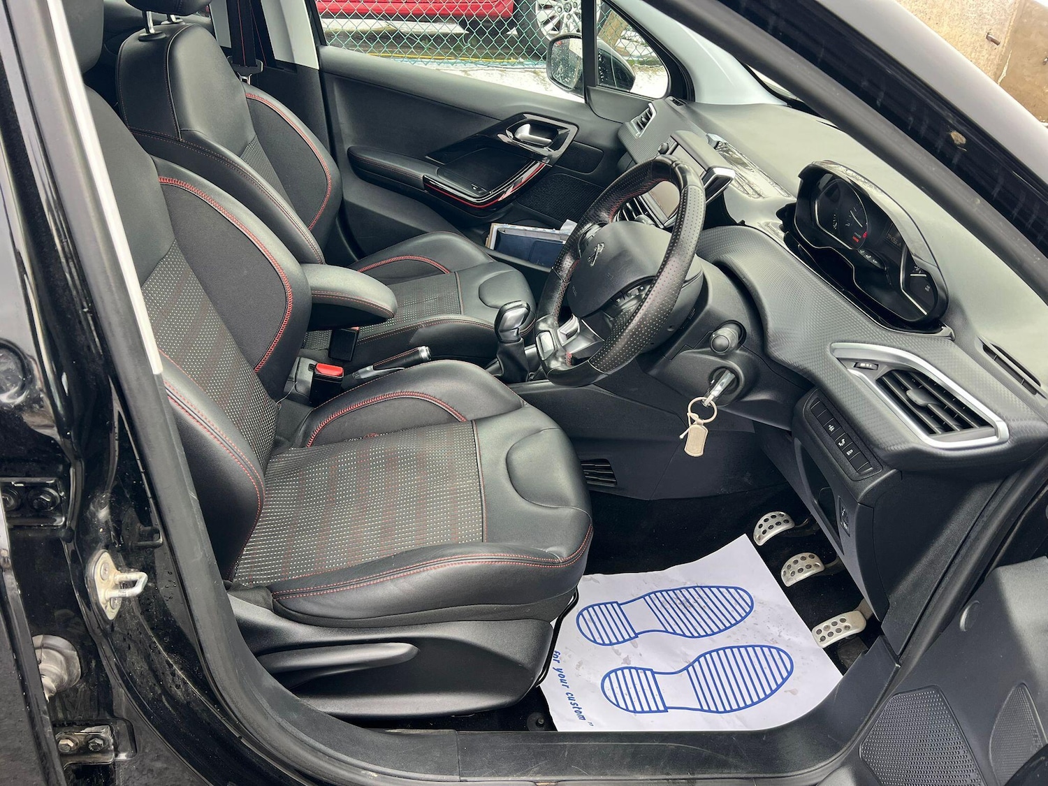 Used Peugeot 208 2016 for sale - 76965517: Photo 11