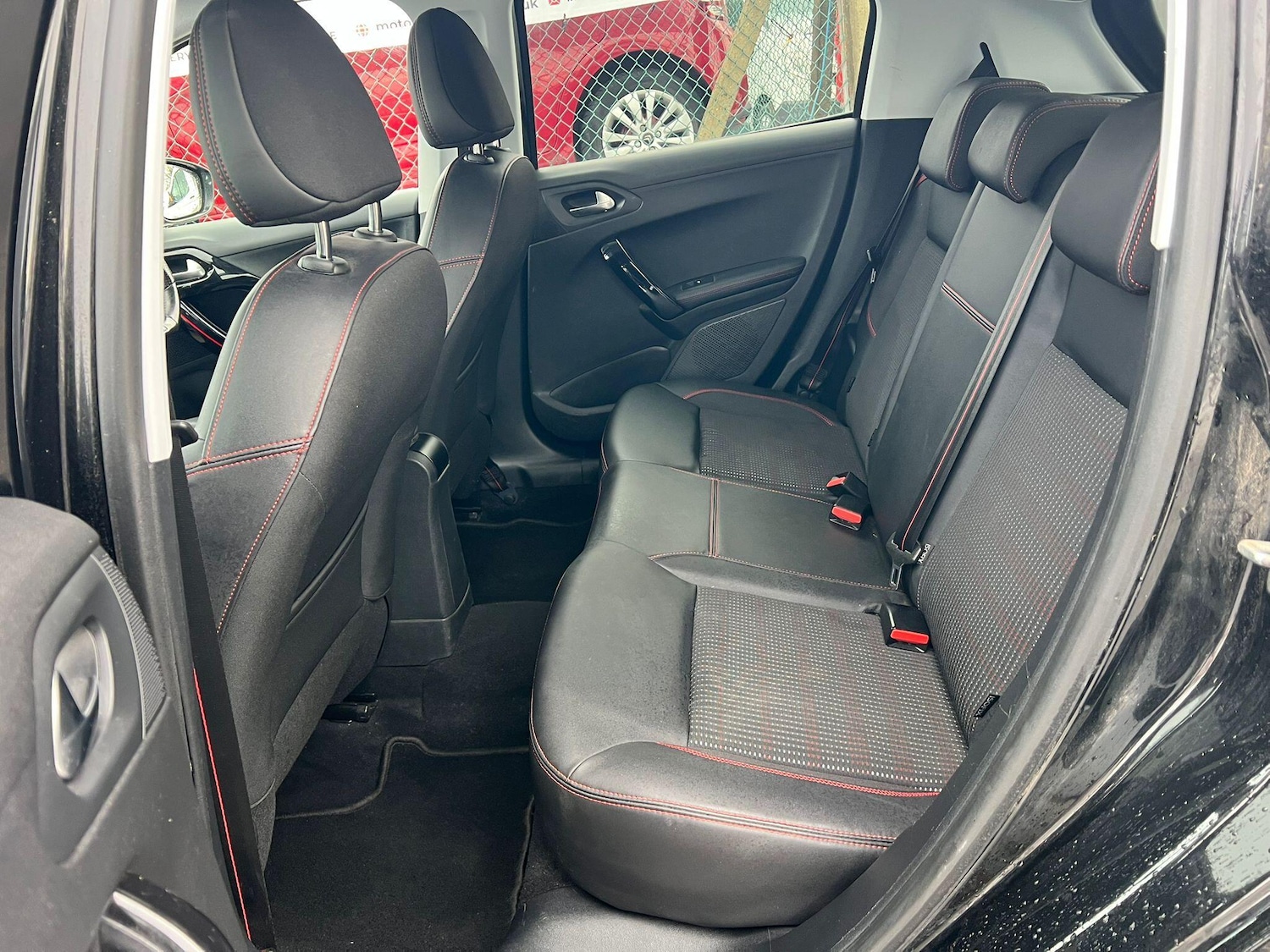 Used Peugeot 208 2016 for sale - 76965517: Photo 12