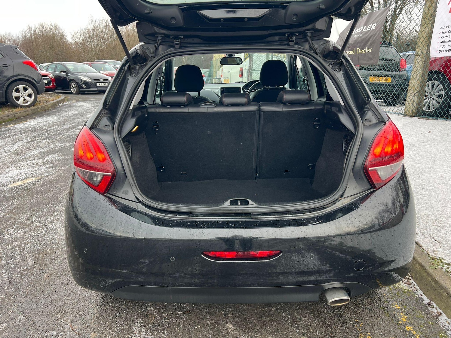 Used Peugeot 208 2016 for sale - 76965517: Photo 22