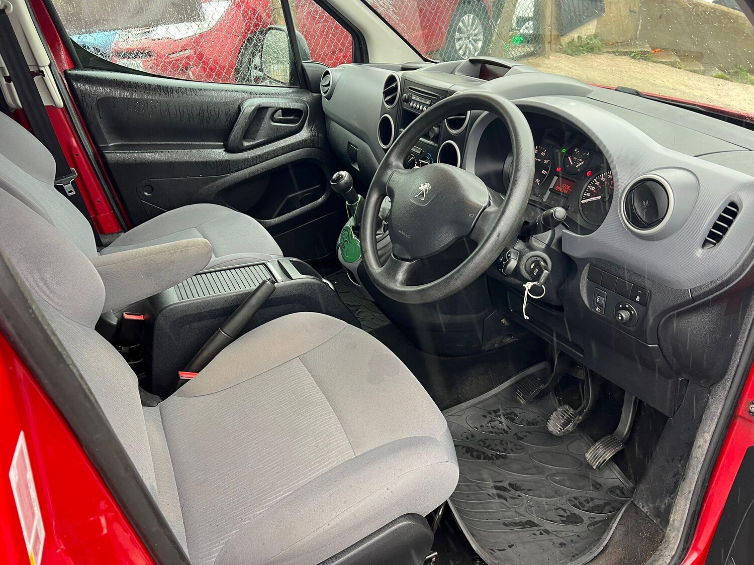 Used Peugeot Partner 2015 for sale - 76742586: Photo 11