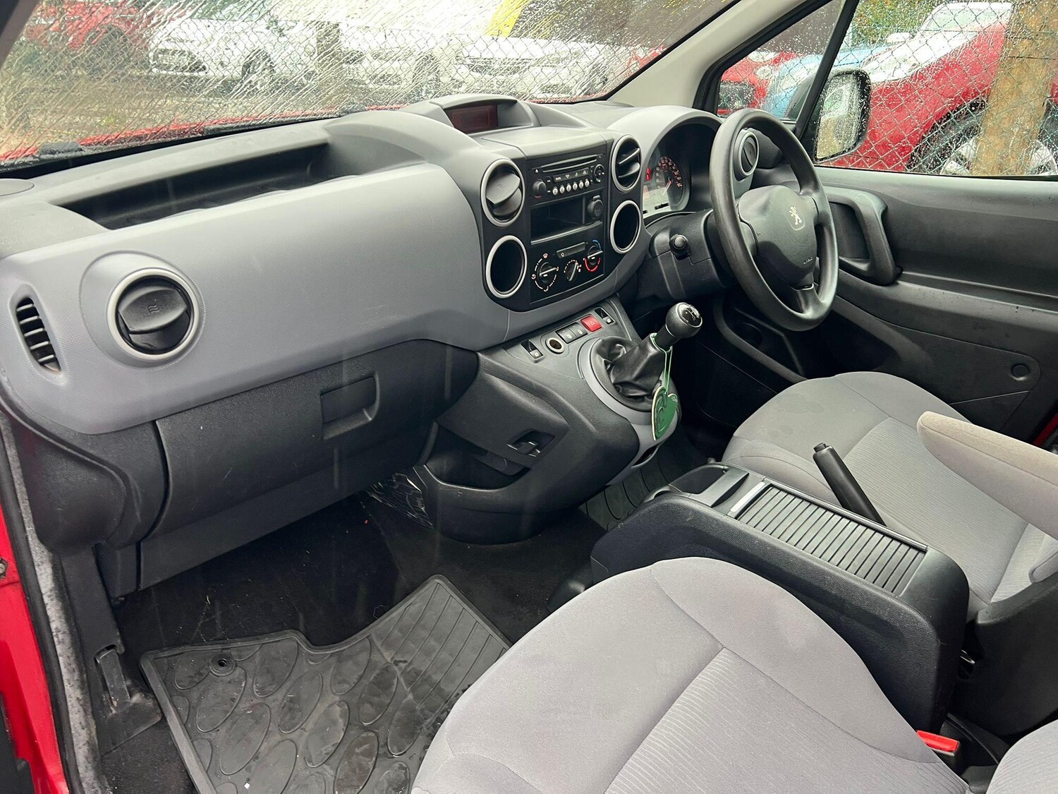 Used Peugeot Partner 2015 for sale - 76742586: Photo 19