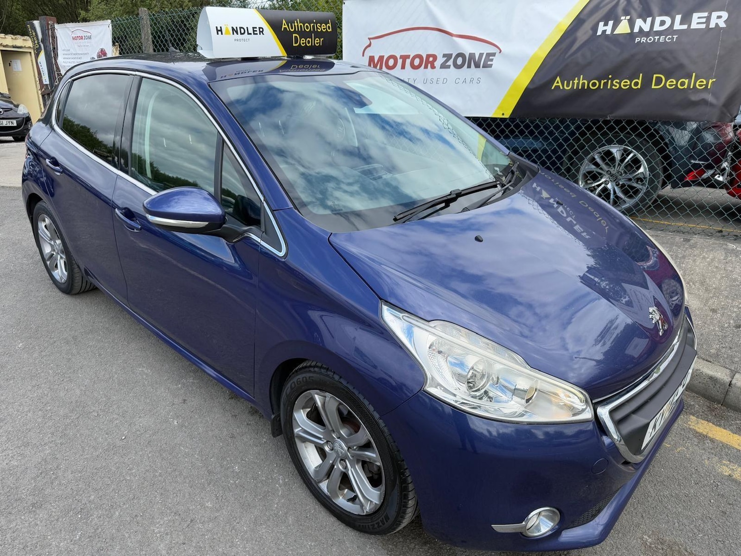 Used Peugeot 208 2014 for sale - 76743030: Photo 1
