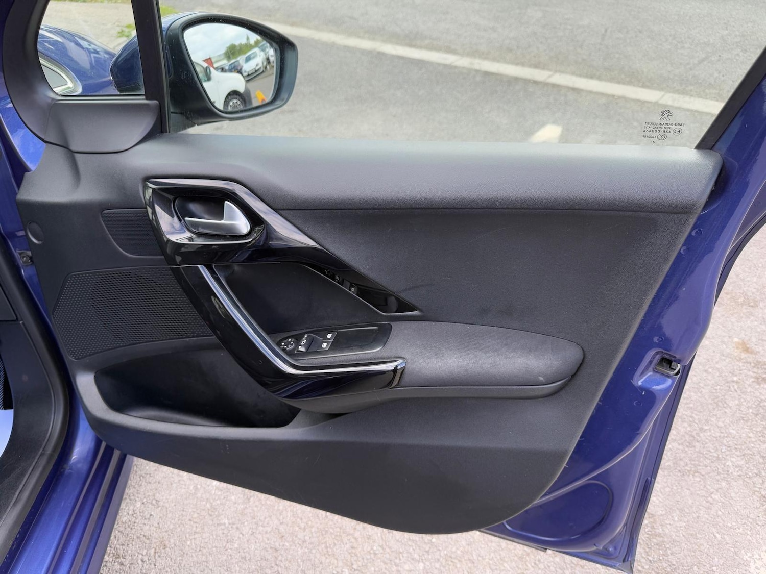 Used Peugeot 208 2014 for sale - 76743030: Photo 12