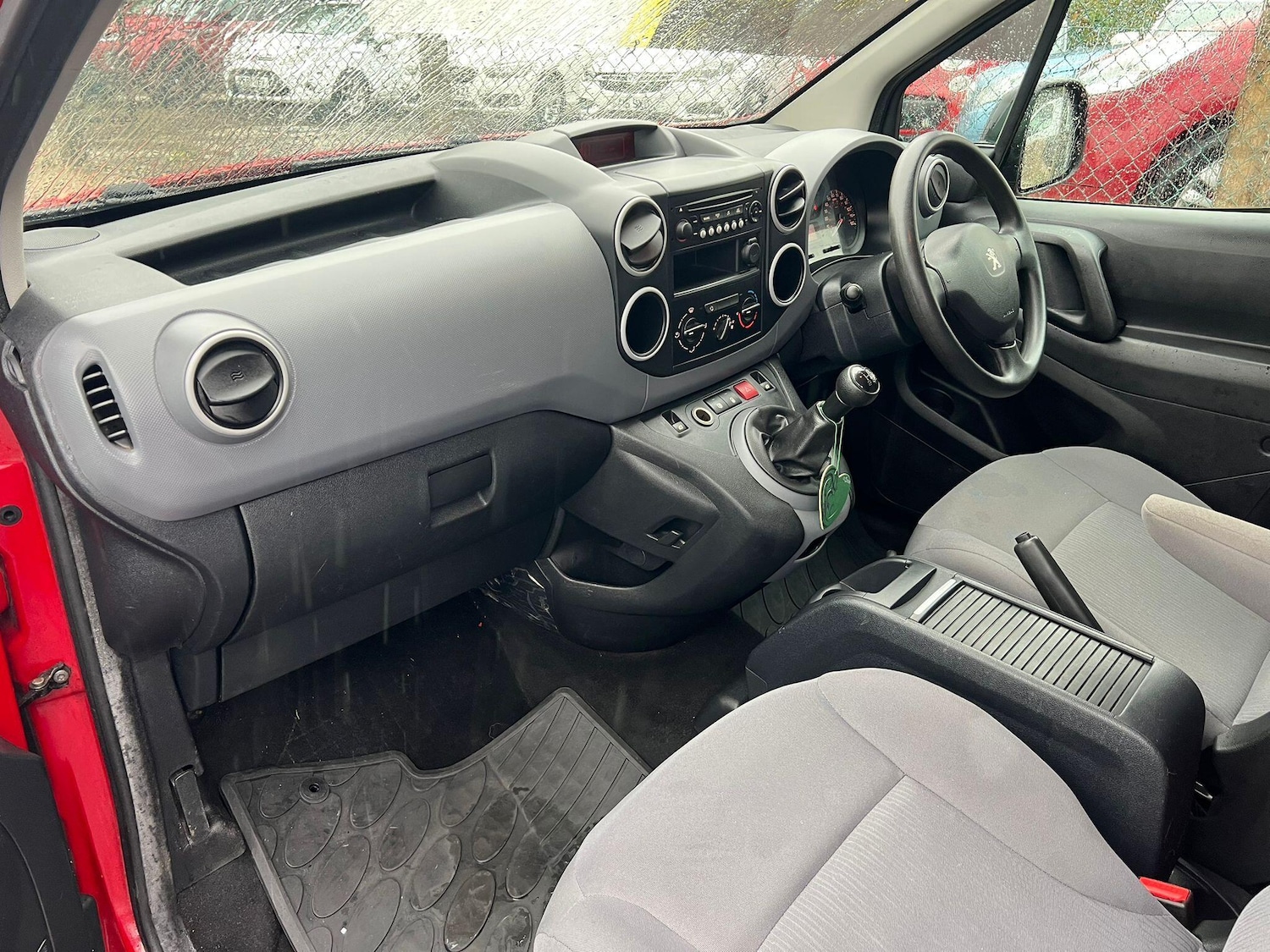 Used Peugeot Partner 2015 for sale - 76823945: Photo 18