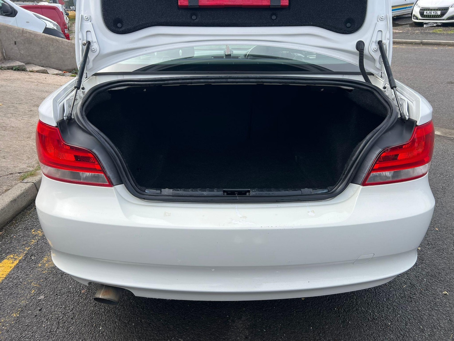 Used BMW 1 Series 2011 for sale - 76936270: Photo 25