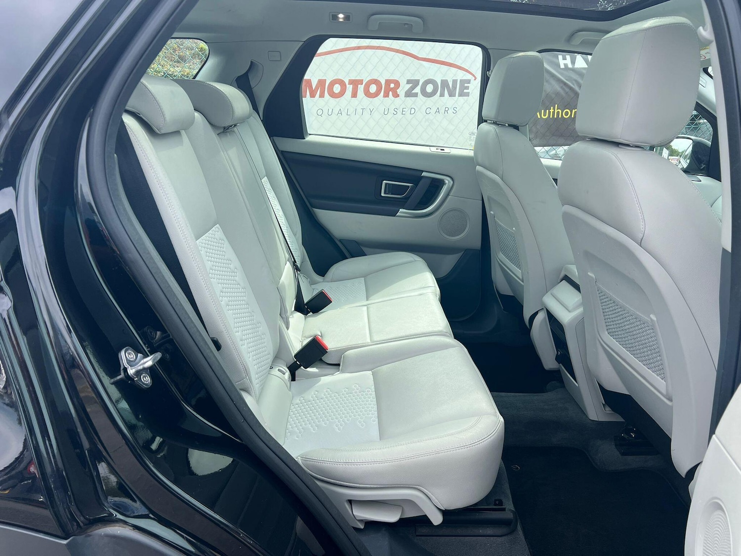 Used Land Rover Discovery Sport 2017 for sale - 76743196: Photo 18