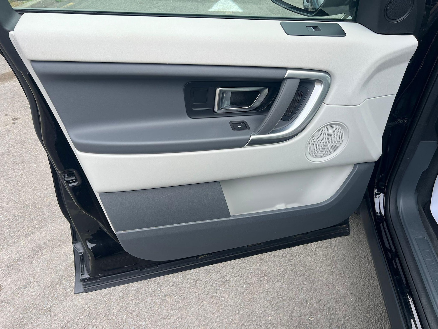 Used Land Rover Discovery Sport 2017 for sale - 76743196: Photo 19