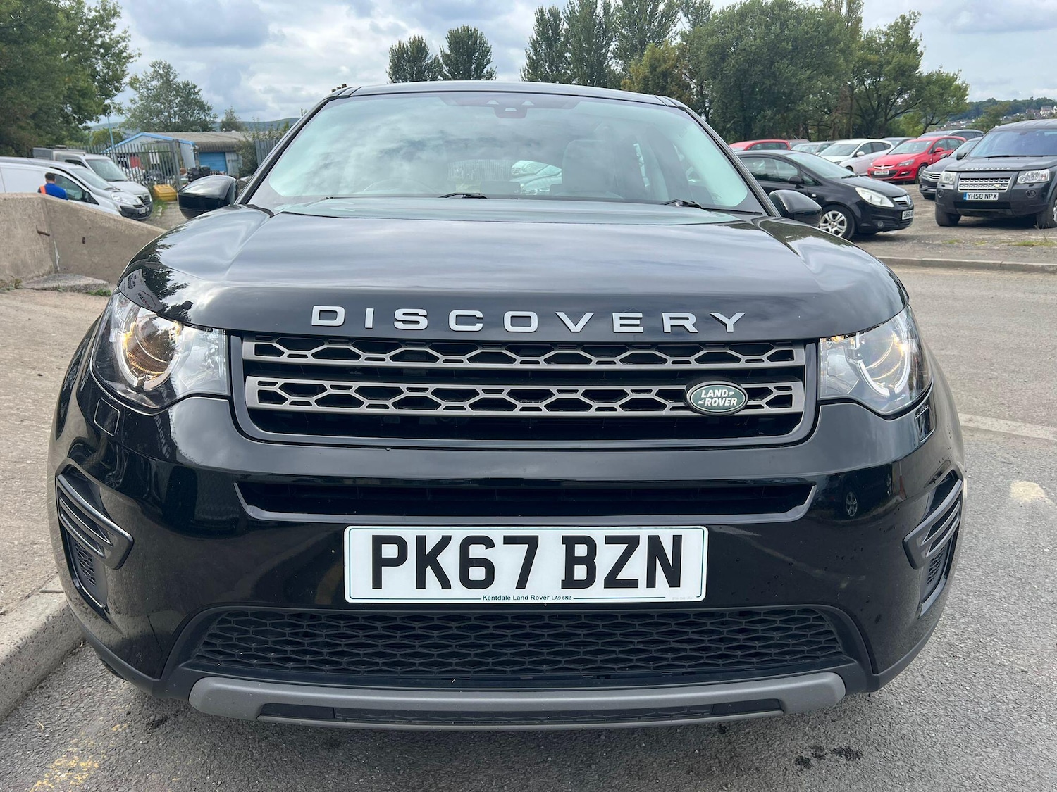 Used Land Rover Discovery Sport 2017 for sale - 76743196: Photo 2