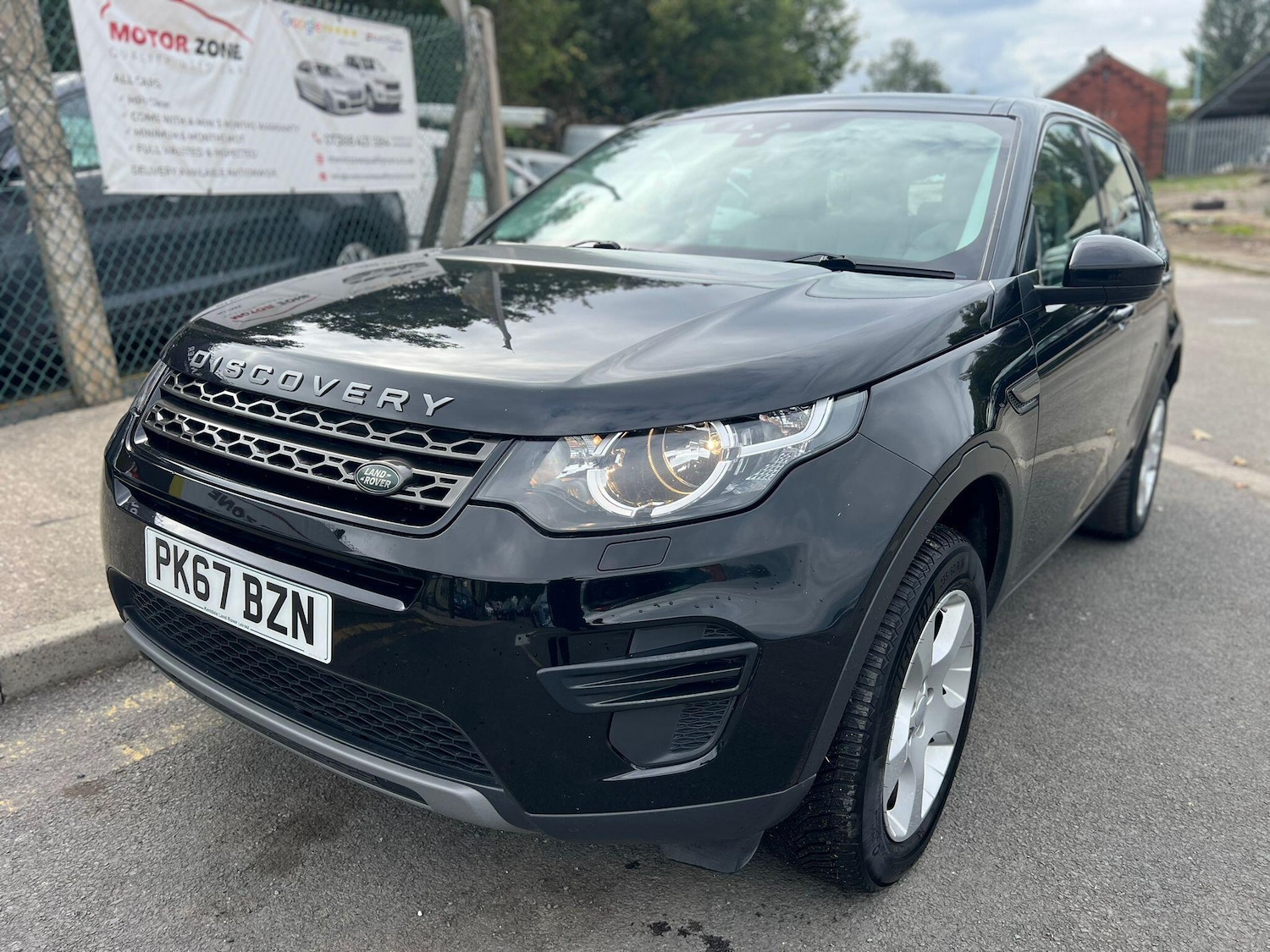 Used Land Rover Discovery Sport 2017 for sale - 76743196: Photo 3