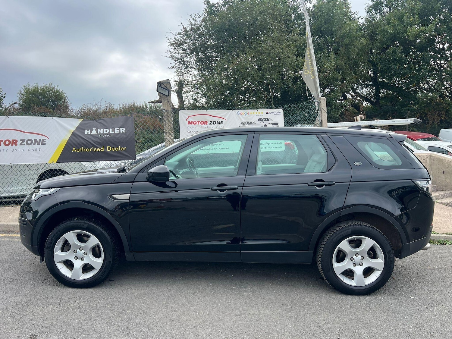 Used Land Rover Discovery Sport 2017 for sale - 76743196: Photo 8